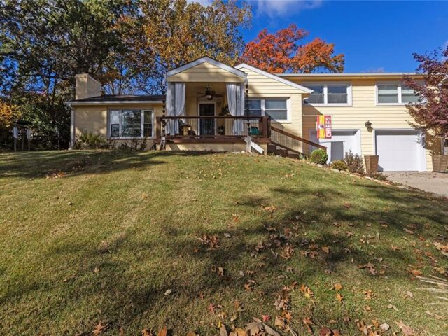 Homes for Sale in Kansas City, MO 64151 | 6204 N Robinhood Lane