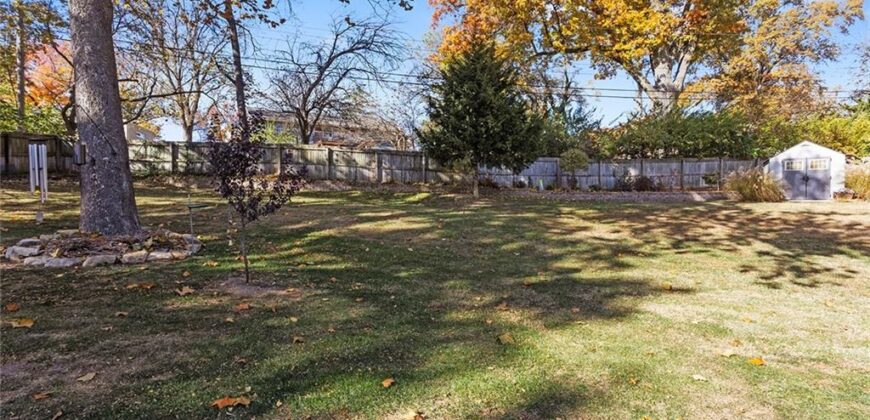 Homes for Sale in Kansas City, MO 64151 | 6204 N Robinhood Lane