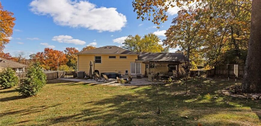 Homes for Sale in Kansas City, MO 64151 | 6204 N Robinhood Lane