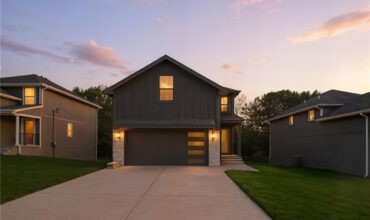 Homes for Sale in Kansas City, MO 64155 | 11218 N Oak Trafficway