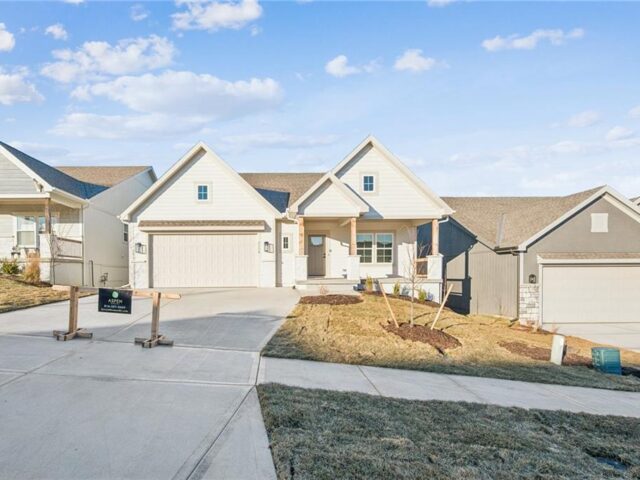 Homes for Sale in Liberty, MO 64068 | 2156  Black Walnut Drive