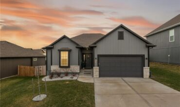 Homes for Sale in Kansas City, MO 64154 | 3925 NW 95th Terrace