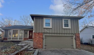 Homes for Sale in Kansas City, MO 64151 | 7821 N Overland Drive