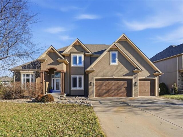 Homes for Sale in Platte City, MO 64179 | 12815 N Apple Blossom Drive