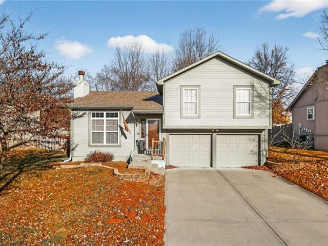 Homes for Sale in Smithville, MO 64089 | 303  Porter Drive