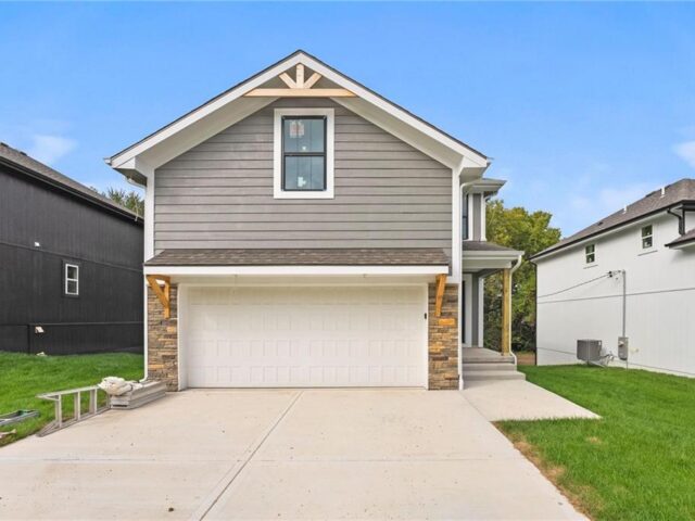 Homes for Sale in Kansas City, MO 64155 | 11222 N Oak Trafficway