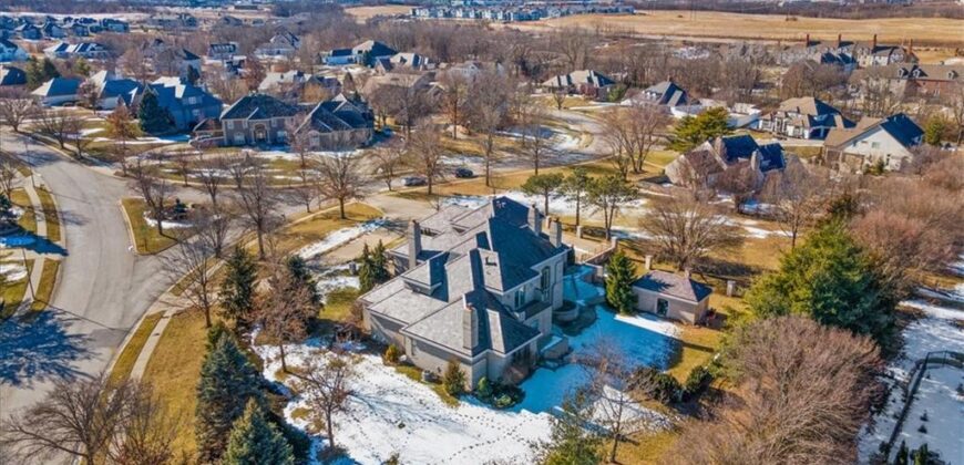 9800 N Revere Avenue, Kansas City, MO 64154