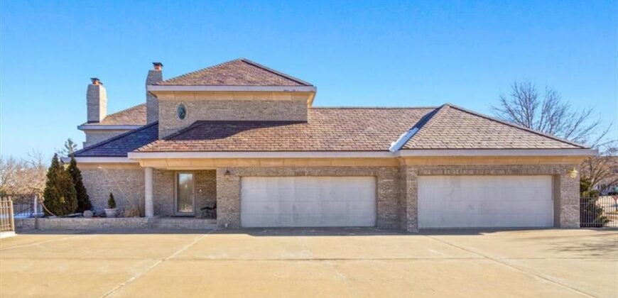 9800 N Revere Avenue, Kansas City, MO 64154