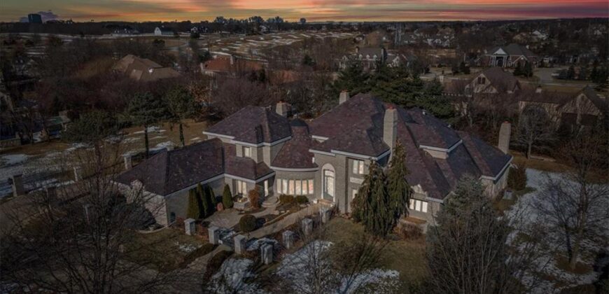 9800 N Revere Avenue, Kansas City, MO 64154