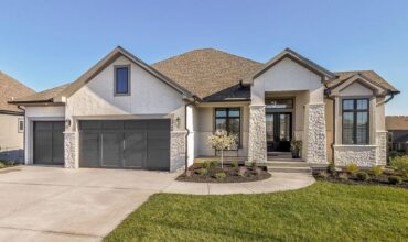 2908 NE 102nd Street, Kansas City, MO 64155