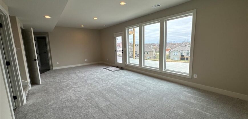 12915 N Champanel Way, Platte City, MO 64079