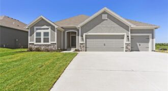 11420 N Auburndale Circle, Kansas City, MO 64157