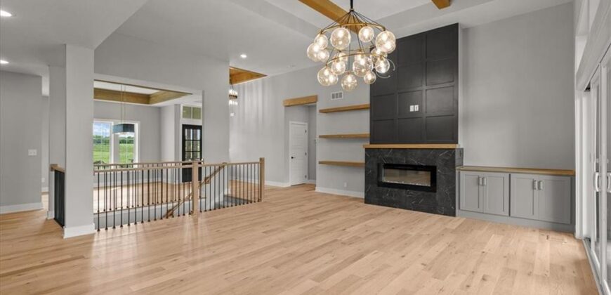 8732 N Lewis Avenue, Kansas City, MO 64157