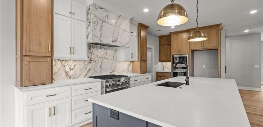 8732 N Lewis Avenue, Kansas City, MO 64157