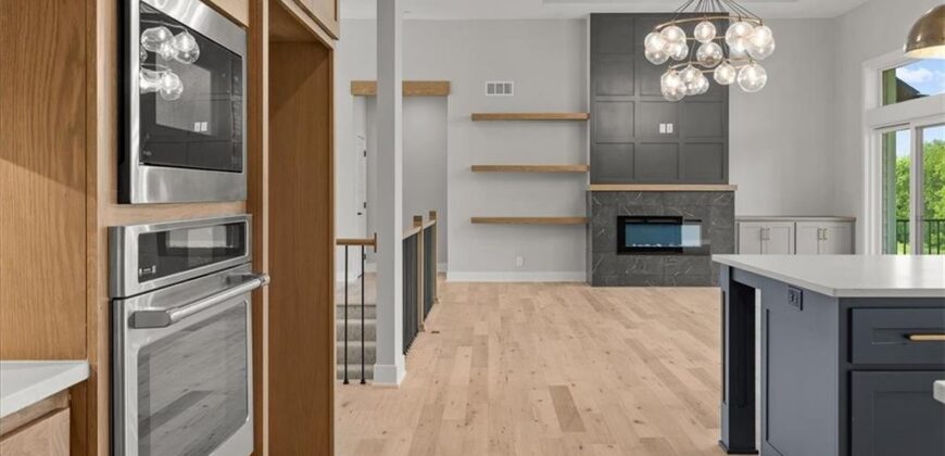 8732 N Lewis Avenue, Kansas City, MO 64157