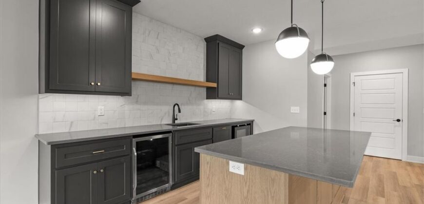 8732 N Lewis Avenue, Kansas City, MO 64157