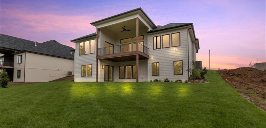 8732 N Lewis Avenue, Kansas City, MO 64157