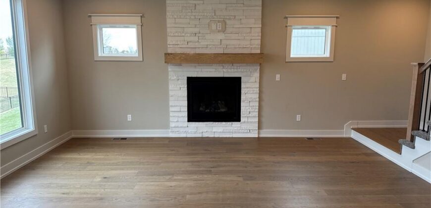 18000 N Peach Blossom Drive, Platte City, MO 64079