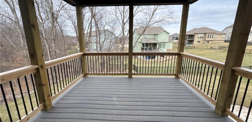18000 N Peach Blossom Drive, Platte City, MO 64079