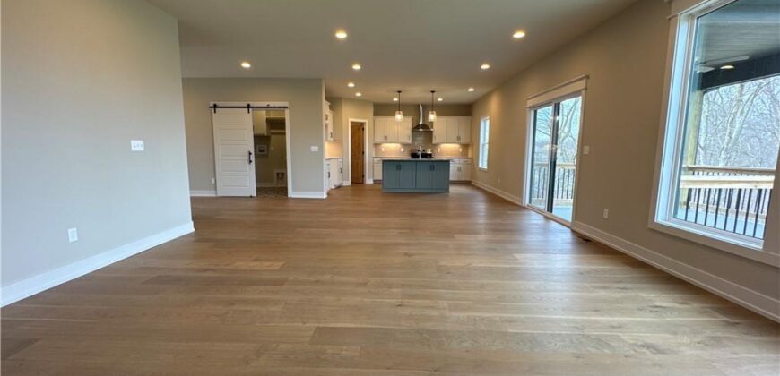 18000 N Peach Blossom Drive, Platte City, MO 64079