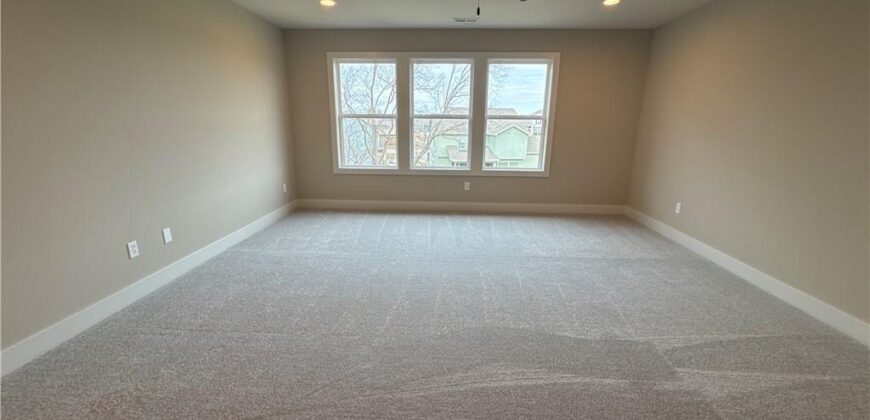 18000 N Peach Blossom Drive, Platte City, MO 64079