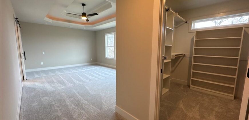 18000 N Peach Blossom Drive, Platte City, MO 64079