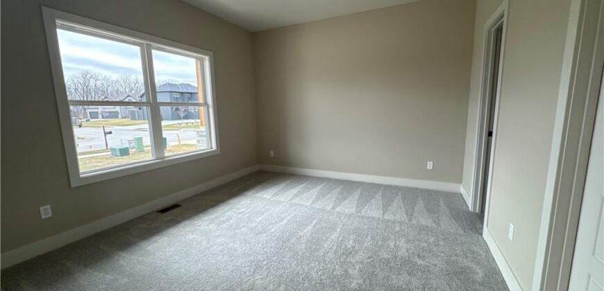 18000 N Peach Blossom Drive, Platte City, MO 64079