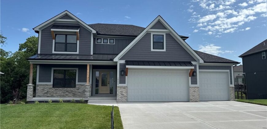 18000 N Peach Blossom Drive, Platte City, MO 64079