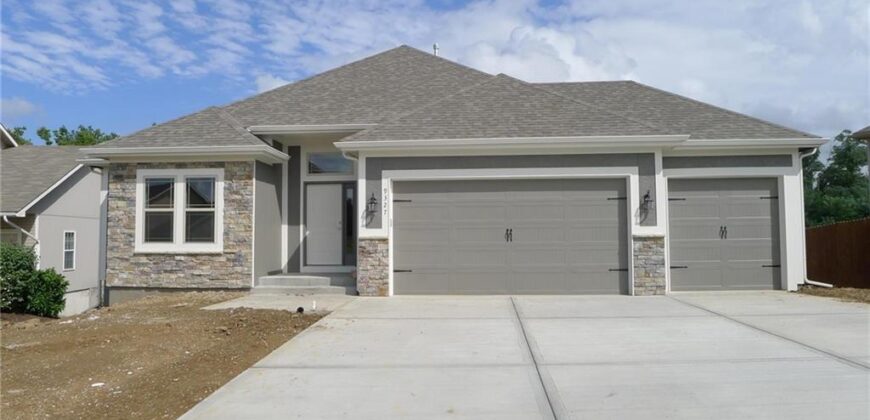11440 N Auburndale Circle, Kansas City, MO 64157