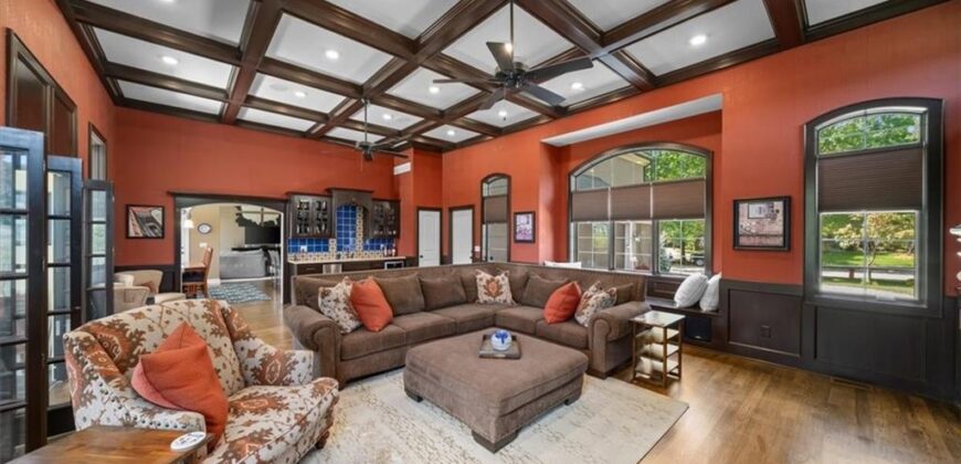 8541 N Donnelly Avenue, Kansas City, MO 64157