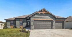 604 Blackhawke Drive, Smithville, MO 64089