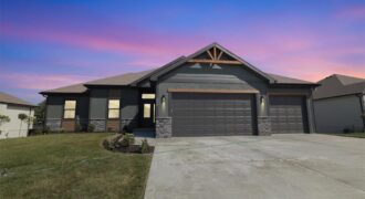 604 Blackhawke Drive, Smithville, MO 64089