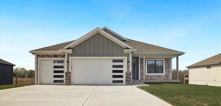 508 Whitetail Court, Smithville, MO 64089