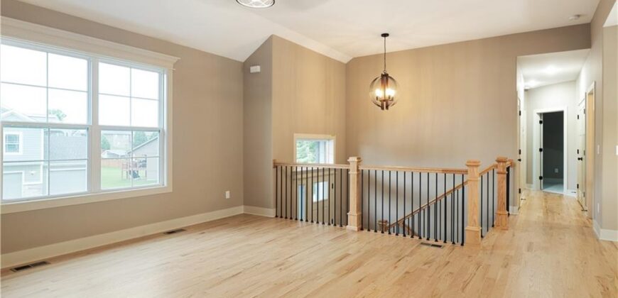 18410 Rock Creek Drive, Smithville, MO 64089