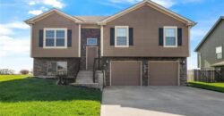 18410 Rock Creek Drive, Smithville, MO 64089