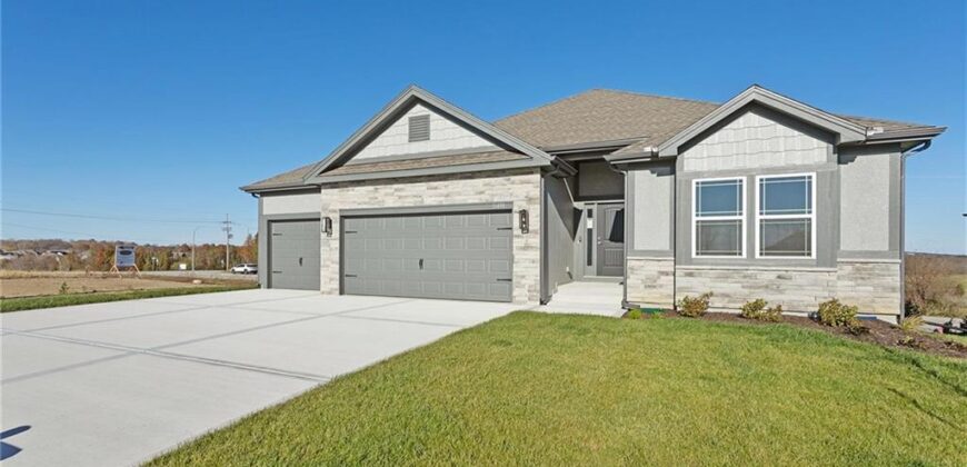 8890 N Monroe Avenue, Kansas City, MO 64156