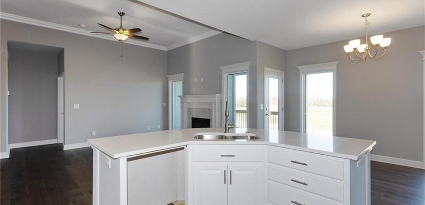 8890 N Monroe Avenue, Kansas City, MO 64156