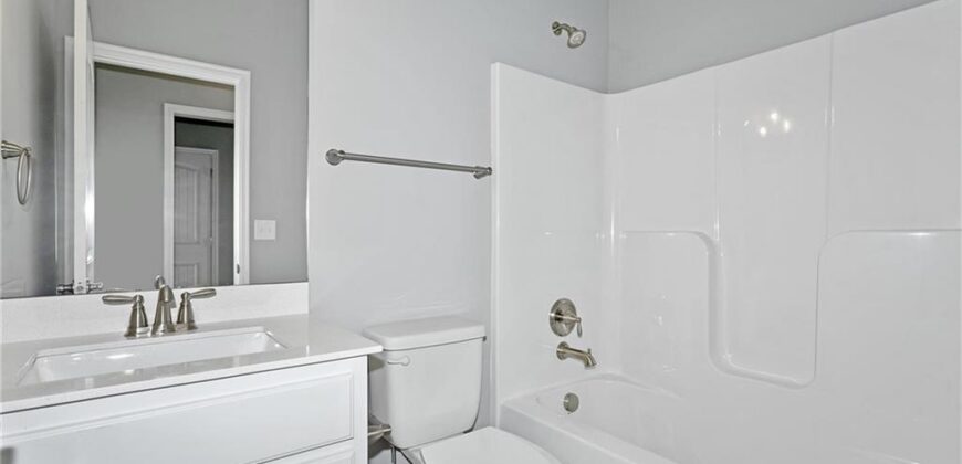 8890 N Monroe Avenue, Kansas City, MO 64156