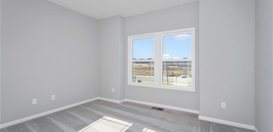 8890 N Monroe Avenue, Kansas City, MO 64156