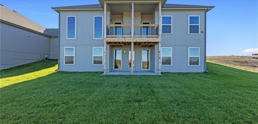 8890 N Monroe Avenue, Kansas City, MO 64156