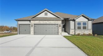 8890 N Monroe Avenue, Kansas City, MO 64156