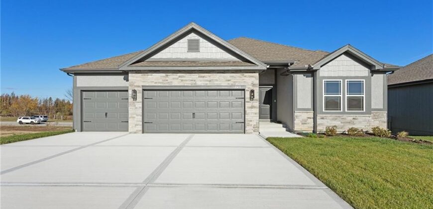 8890 N Monroe Avenue, Kansas City, MO 64156