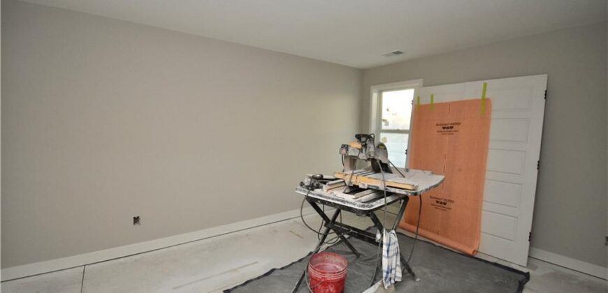 8325 NE 76th Terrace, Kansas City, MO 64158