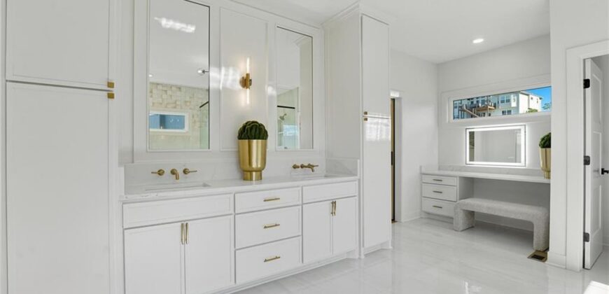 9815 Ambrosia Lane, Parkville, MO 64152