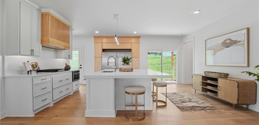 9815 Ambrosia Lane, Parkville, MO 64152