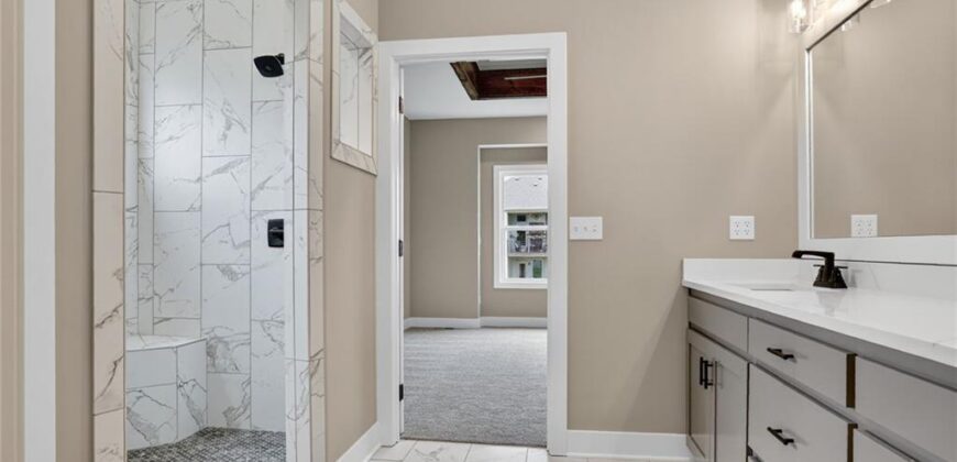 13670 NW 71st Street, Parkville, MO 64152