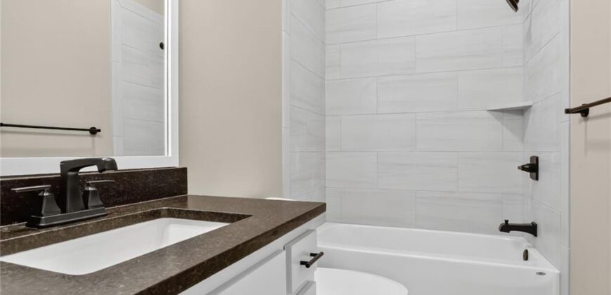 13670 NW 71st Street, Parkville, MO 64152