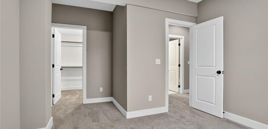 13670 NW 71st Street, Parkville, MO 64152