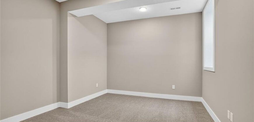 13670 NW 71st Street, Parkville, MO 64152
