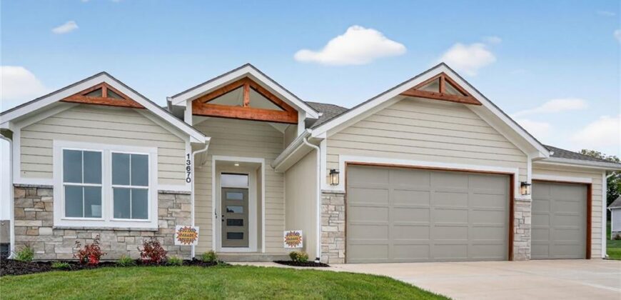 13670 NW 71st Street, Parkville, MO 64152